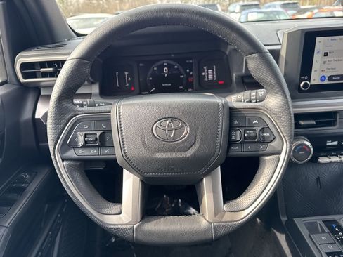 Used 2025 Toyota 4Runner SR5 image 12