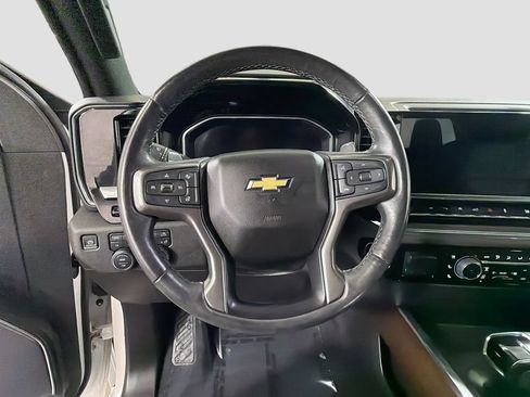 Used 2023 Chevrolet Silverado 1500 High Country w/ High Country Premium Package AWD/4WD image 13