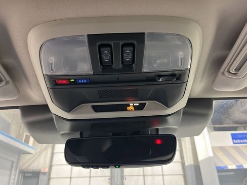 Used 2024 Subaru Crosstrek 2.0i Premium image 28