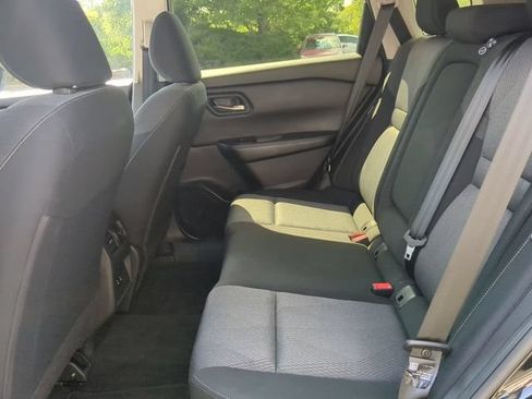 Used 2024 Nissan Rogue SV FWD image 13