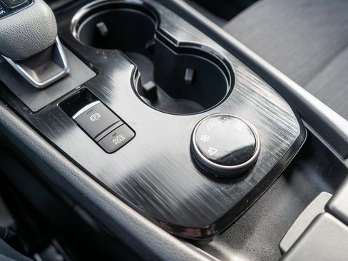 Used 2023 Nissan Rogue SV image 27