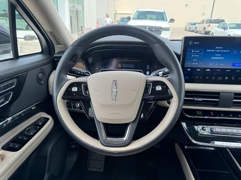 Certified 2025 Lincoln Corsair Reserve w/ Equipment Group 202A AWD/4WD image 10