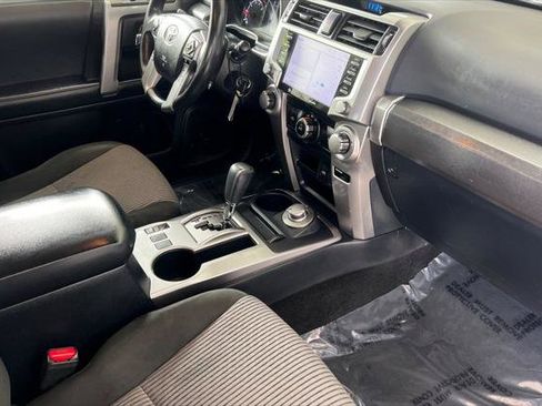 Certified 2021 Toyota 4Runner SR5 AWD/4WD image 17