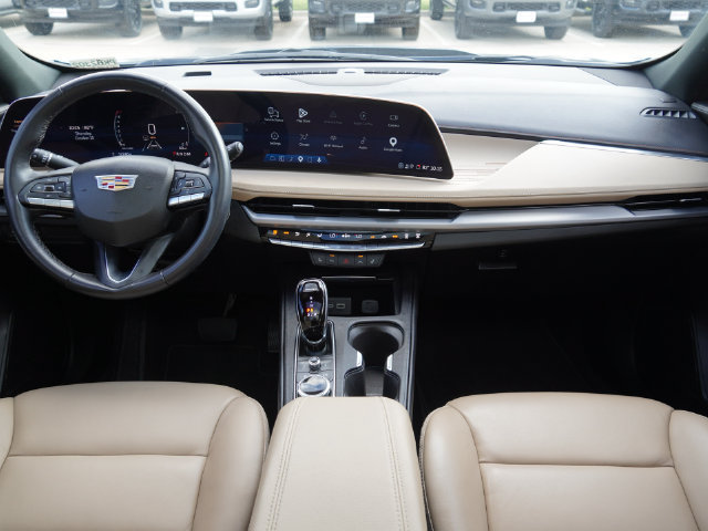 Used 2025 Cadillac XT4 Premium Luxury w/ Cold Weather Package FWD image 5