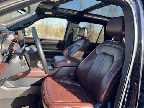 Used 2024 Ford Expedition Max Limited image 11