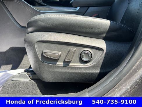 Used 2022 Toyota Highlander Platinum image 18