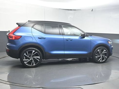 Used 2021 Volvo XC40 T4 R-Design w/ Protection Package Premier FWD image 8