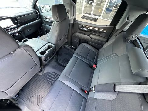 Used 2023 Chevrolet Silverado 1500 LT AWD/4WD image 29