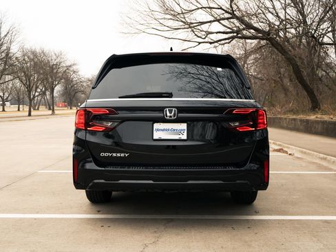Certified 2025 Honda Odyssey EX-L image 8
