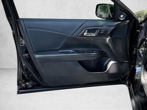 Used 2014 Honda Accord EX-L image 18