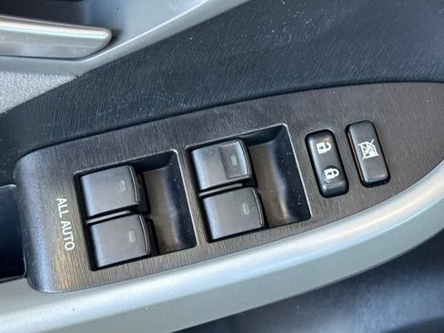 Used 2014 Toyota Prius Three FWD image 17