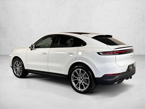 Certified 2026 Porsche Cayenne Coupe AWD/4WD image 3