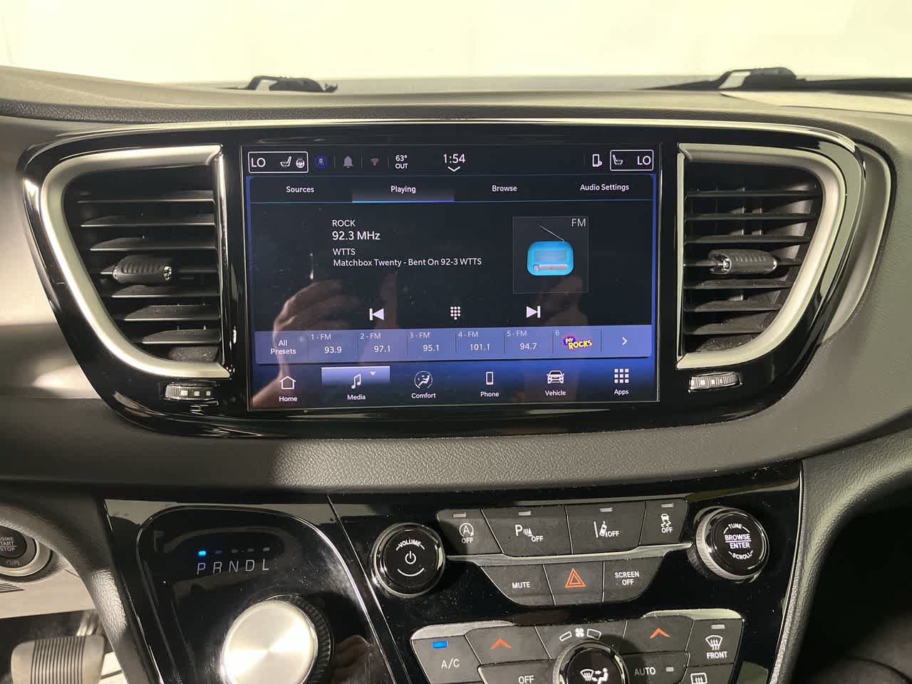 Used 2025 Chrysler Pacifica Select FWD image 18