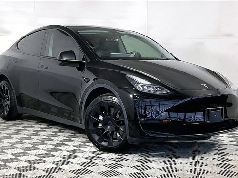 Used 2022 Tesla Model Y Long Range AWD/4WD image 12