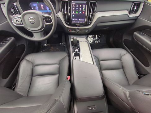 Used 2025 Volvo XC60 B5 Plus image 18