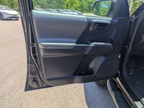 Certified 2023 Toyota Tacoma SR5 AWD/4WD image 21