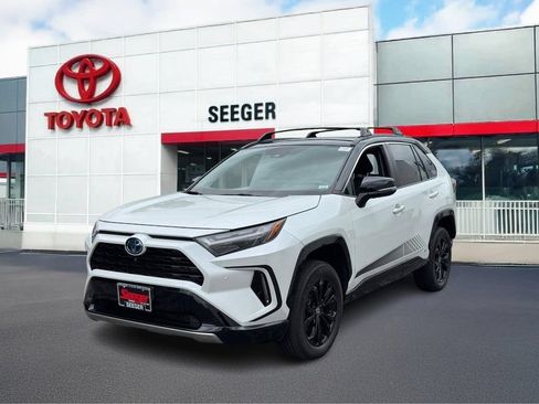 Used 2023 Toyota RAV4 XSE AWD/4WD image 11
