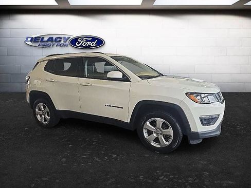 Used 2020 Jeep Compass Latitude w/ Cold Weather Group AWD/4WD image 8