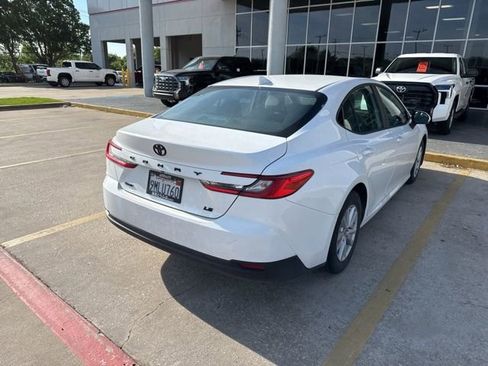 Used 2025 Toyota Camry LE FWD image 8
