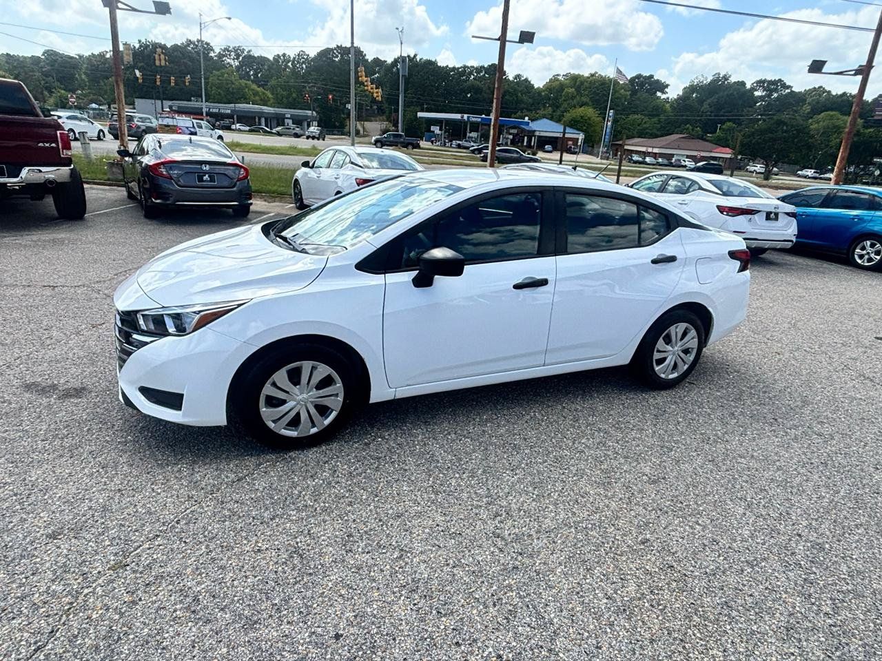 Used 2023 Nissan Versa S FWD image 10