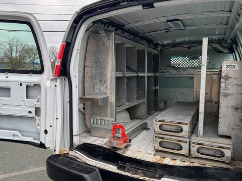 Used 2020 Chevrolet Express 2500 w/ Driver Convenience Package RWD image 16