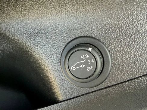 Used 2019 Buick Envision Essence FWD image 18
