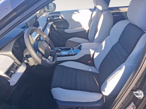 New 2026 Mitsubishi Outlander SE FWD image 9