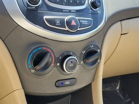Used 2012 Hyundai Accent GLS FWD image 23