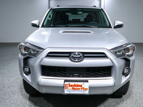 Used 2022 Toyota 4Runner TRD Off-Road Premium w/ Moonroof Package AWD/4WD image 4