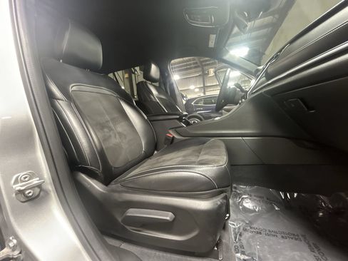 Used 2023 Jeep Grand Cherokee L Laredo AWD/4WD image 28