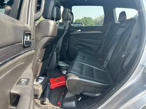 Used 2020 Jeep Grand Cherokee Overland AWD/4WD image 18