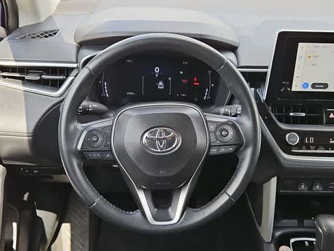 Used 2025 Toyota Corolla Cross XLE FWD image 21
