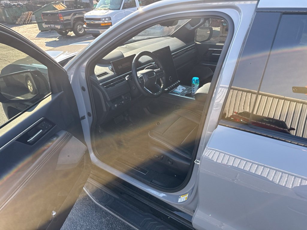 Used 2024 GMC Sierra EV Denali AWD/4WD image 5