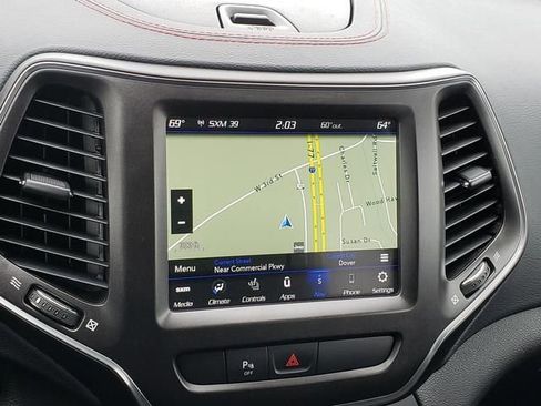 Used 2020 Jeep Cherokee Trailhawk w/ Cold Weather Group AWD/4WD image 24