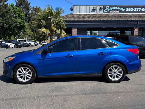 Used 2018 Ford Focus SE FWD image 3