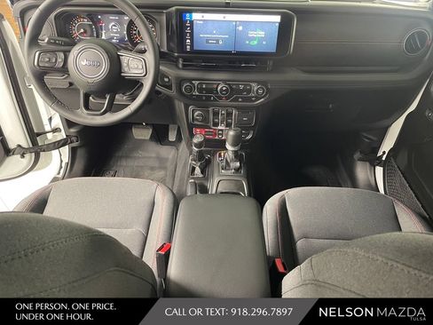 Used 2025 Jeep Gladiator Rubicon AWD/4WD image 31