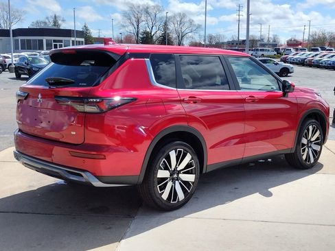 New 2026 Mitsubishi Outlander SE AWD/4WD image 15