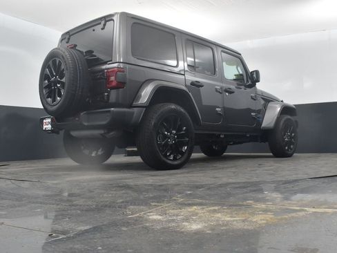 Used 2025 Jeep Wrangler Unlimited Sahara w/ Safety Group AWD/4WD image 35