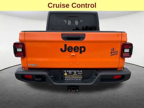 Used 2025 Jeep Gladiator Mojave AWD/4WD image 10