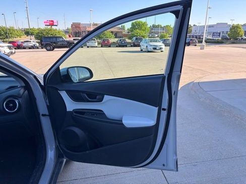 Used 2023 Hyundai Kona SEL AWD/4WD image 20