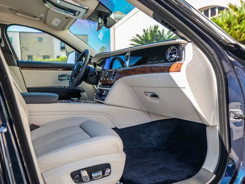 Used 2024 Rolls-Royce Ghost image 16