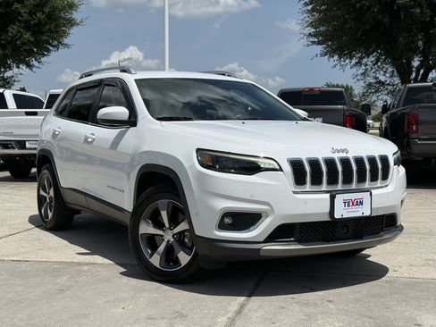 Used 2019 Jeep Cherokee Limited w/ Technology Group AWD/4WD image 2