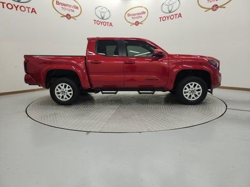 Used 2025 Toyota Tacoma SR5 image 3