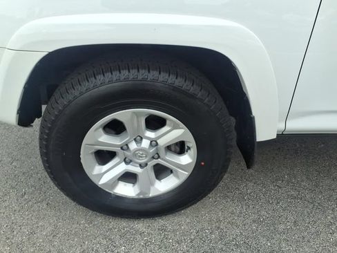 Certified 2024 Toyota 4Runner SR5 Premium w/ Moonroof Package AWD/4WD image 27