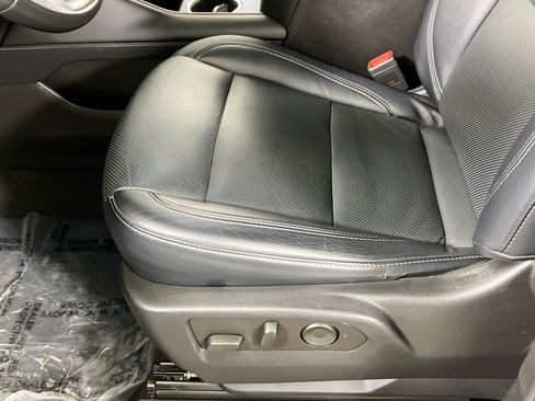 Used 2022 GMC Yukon XL SLE image 19