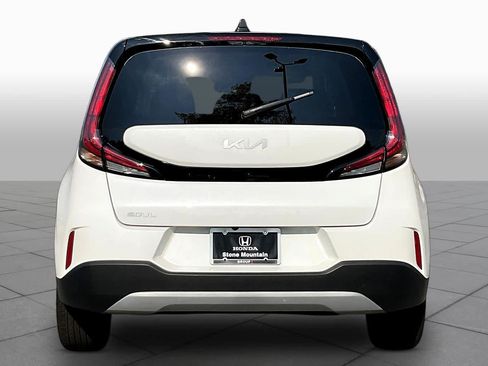 Used 2025 Kia Soul LX w/ LX Technology Package FWD image 5