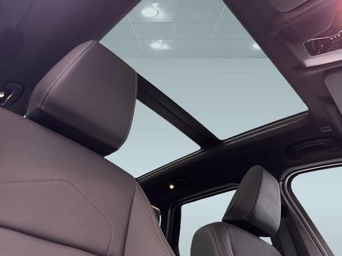 Used 2025 BMW X1 xDrive28i w/ Technology Package image 16