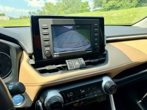 Used 2022 Toyota RAV4 XLE Premium AWD/4WD image 13