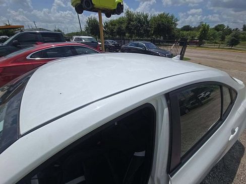 Used 2025 Toyota Camry SE FWD image 11