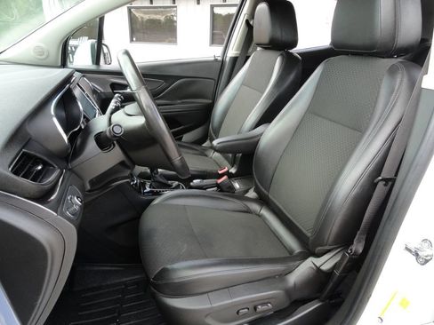 Used 2018 Buick Encore Preferred image 10